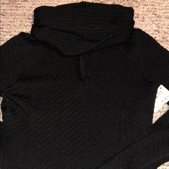 Turtle neck dress - Picture 2 of 2